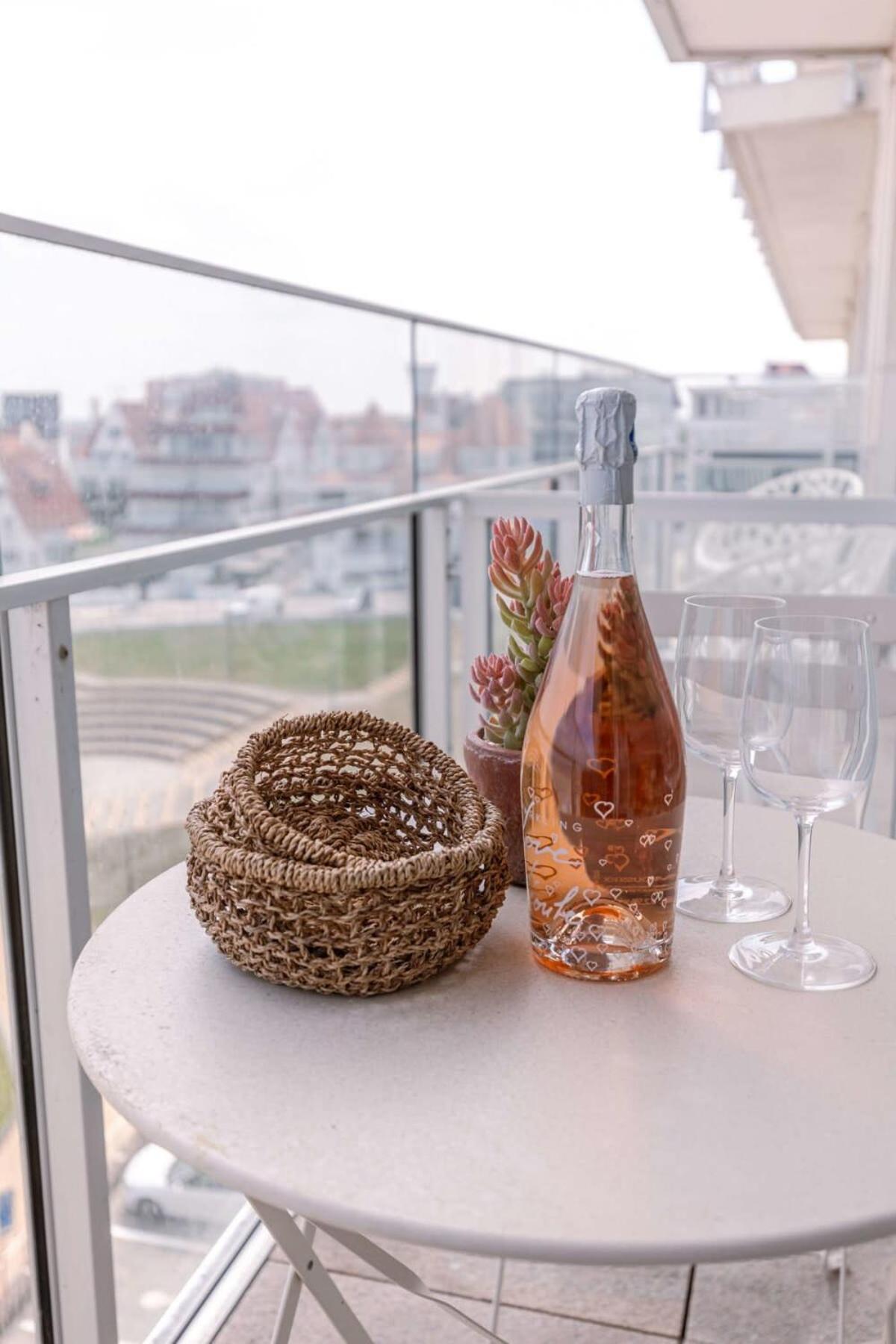 Apartament Stunning Studio With Sea-View And Terrace Knokke-Heist Zewnętrze zdjęcie